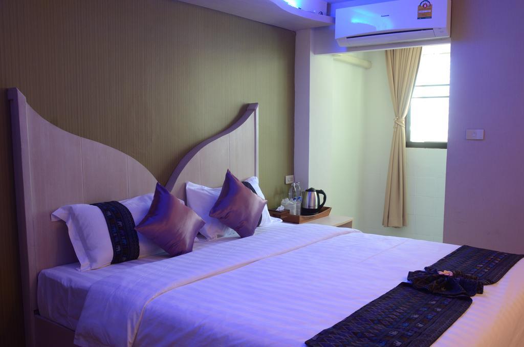 Centro Cnx Otel Chiang Mai Dış mekan fotoğraf