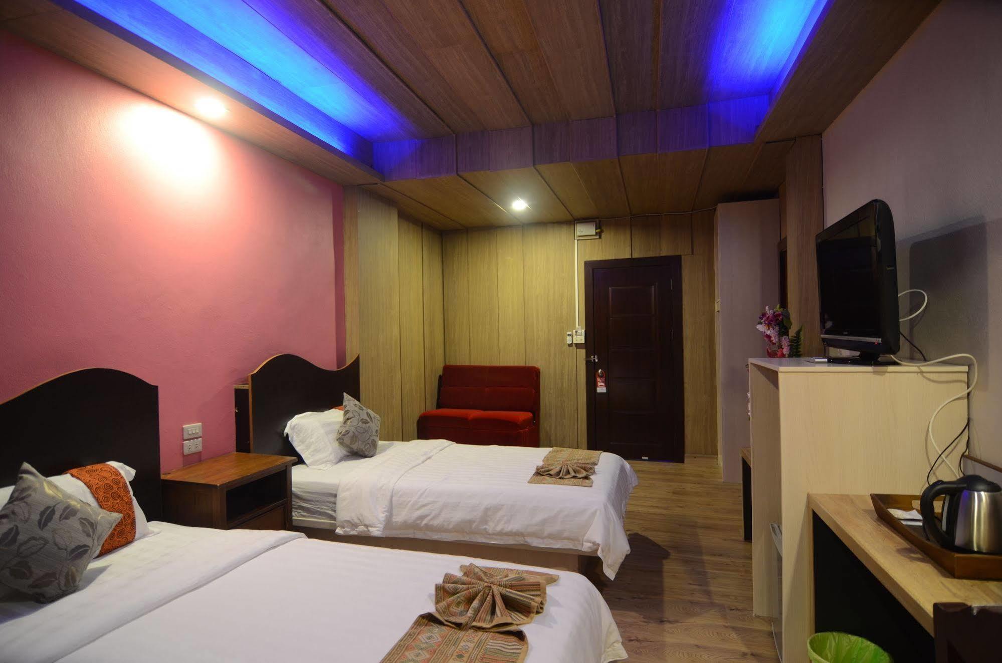 Centro Cnx Otel Chiang Mai Dış mekan fotoğraf