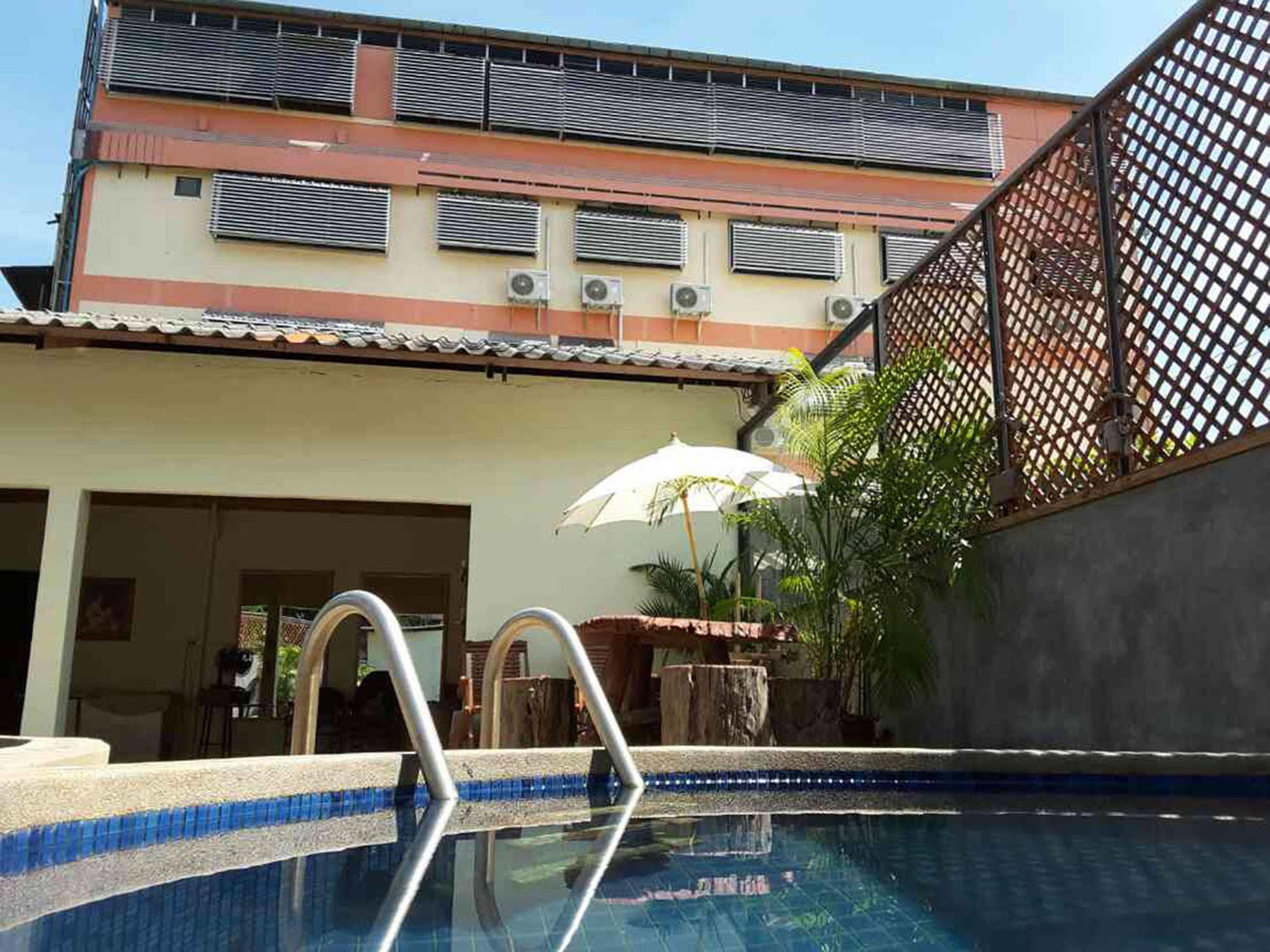 Centro Cnx Otel Chiang Mai Dış mekan fotoğraf